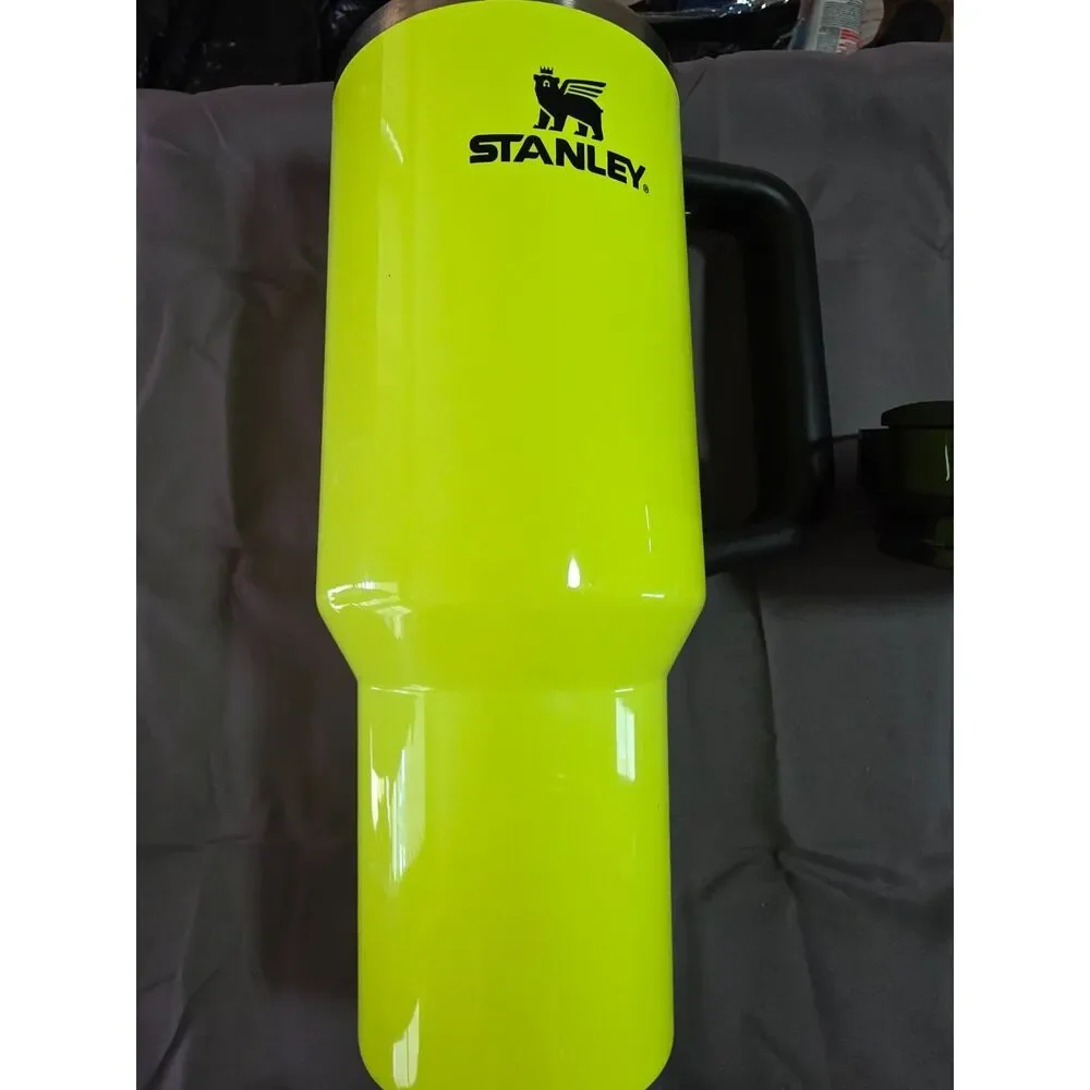Stanley Tumbler 40oz Flowstate Quencher H2.0Travel Neon Yellow Limited Edition - Picture 2 of 8